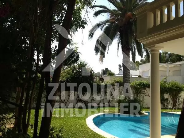 A louer Magnifique villa à Carthage .....
