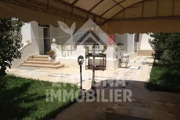A vendre une villa à La Soukra