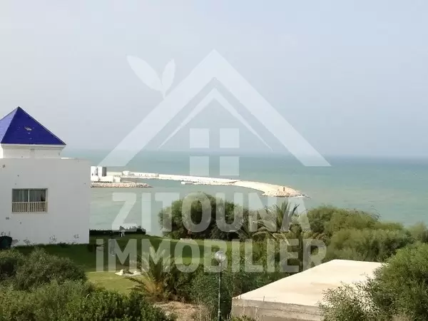 Bel appartement avec vue sur mer