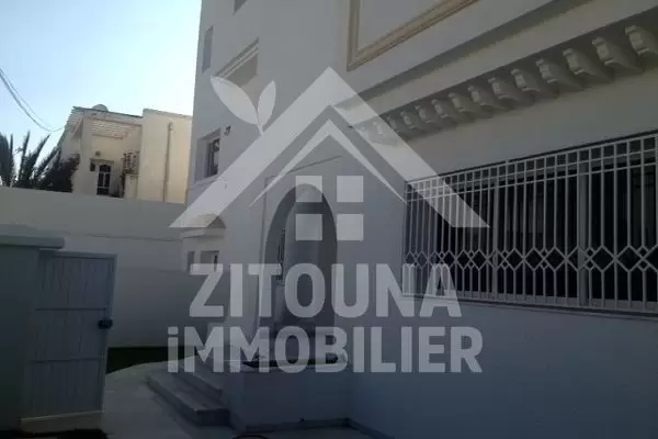 A louer une belle villa à la Marsa Corniche