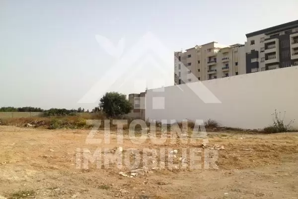 A vendre un terrain à la soukra