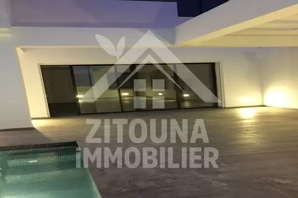 A Vendre un beau Triplex à Gammarth