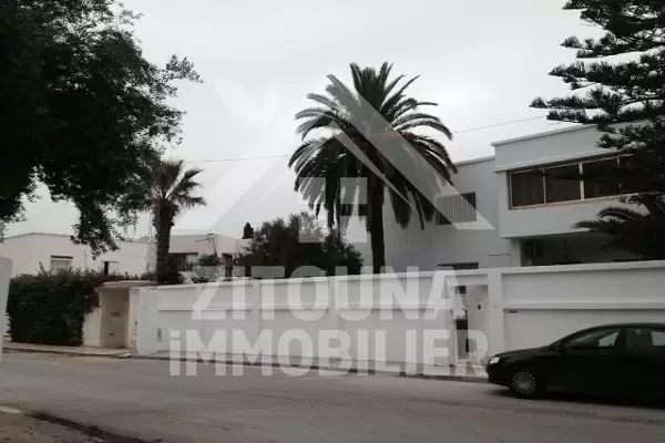 rez de chaussée de Villa à louer entièrement meublée à La Marsa