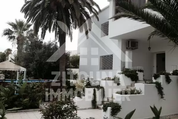 rez de chaussée de Villa à louer entièrement meublée à La Marsa