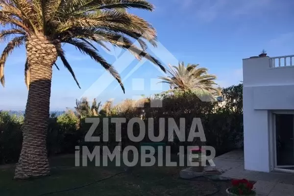 A louer un beau studio meublé