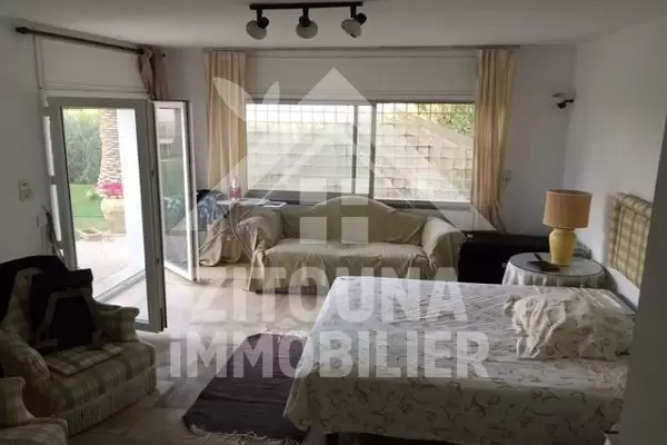 A louer un beau studio meublé