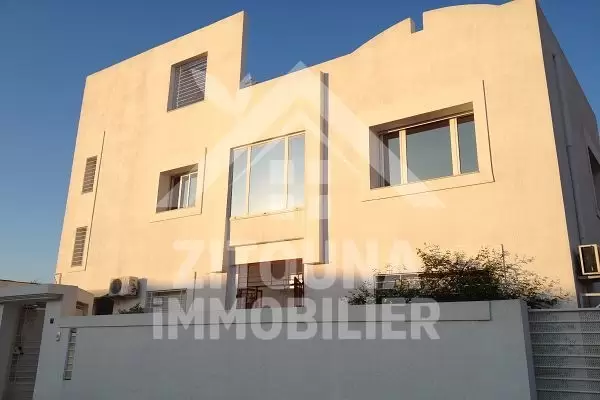 A louer bel étage de villa