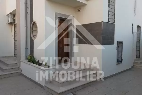 Triplex à louer à la Marsa