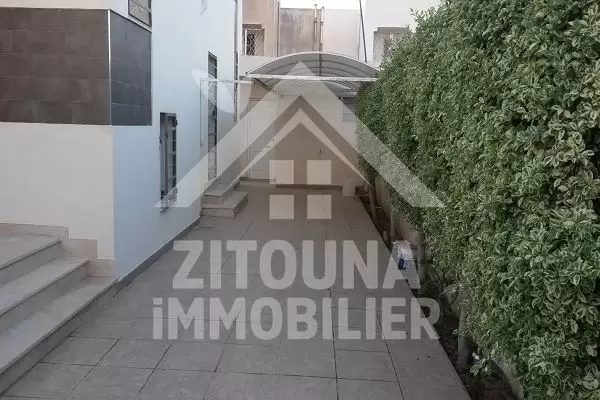 Triplex à louer à la Marsa