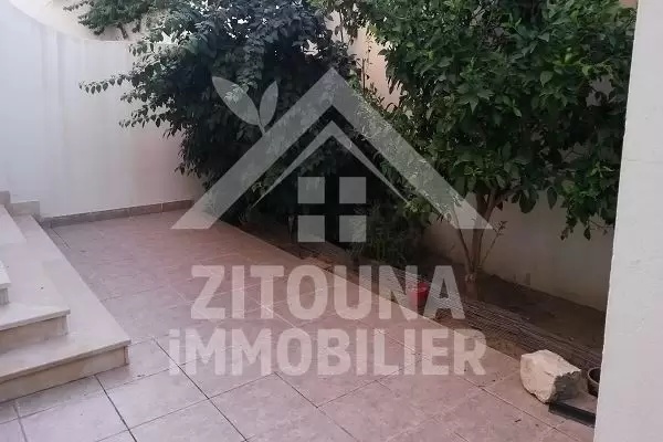 Triplex à louer à la Marsa