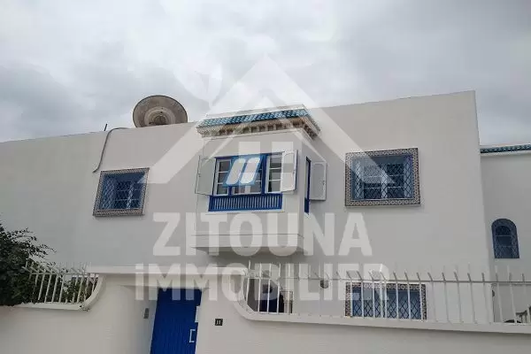 Bel étage de villa à louer