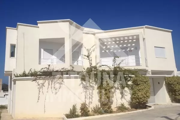 Belle villa à vendre meublée