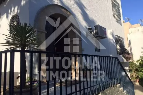 A louer beau duplex à la Marsa