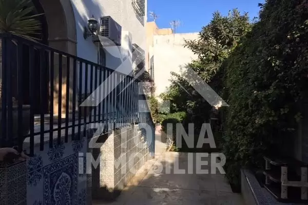 A louer beau duplex à la Marsa