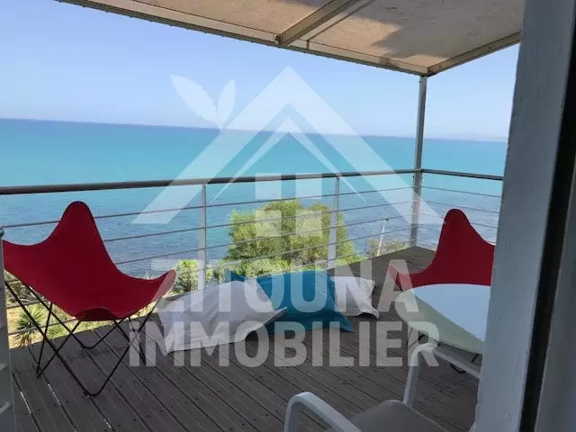 A louer une villa avec piscine à la Marsa Sidi Daoued