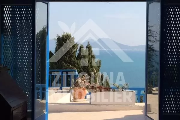 Bel étage de villa à louer