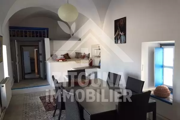 Bel étage de villa à louer