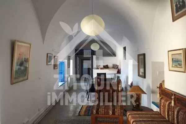 Bel étage de villa à louer