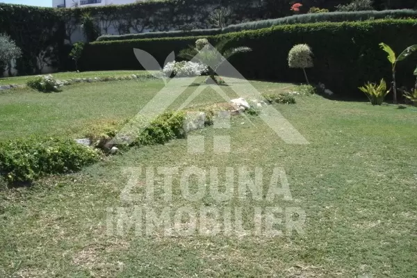 très beau rez de chaussée de villa