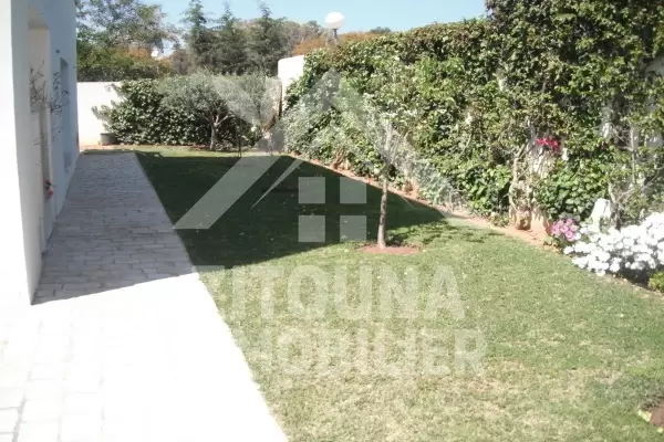 très beau rez de chaussée de villa