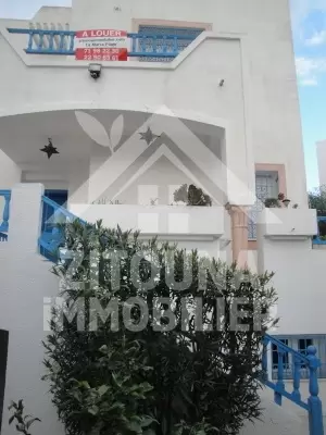 A louer belle villa avec piscine