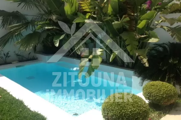 A louer une belle villa à la marsa corniche