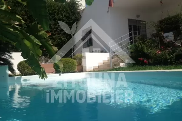 A louer une belle villa à la marsa corniche