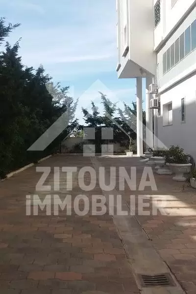 A louer un appartement au Lac 1