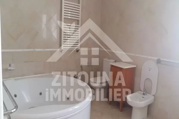 A vendre une belle villa très spacieuse à Sidi Bou Said