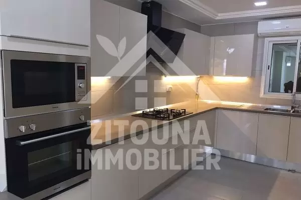 A louer un bel appartement au Golden Tulip