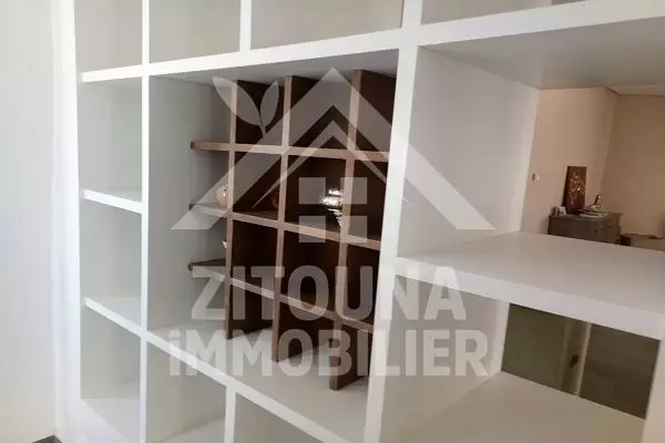 A louer un étage de villa avec entrée indépendant à la Marsa Ville