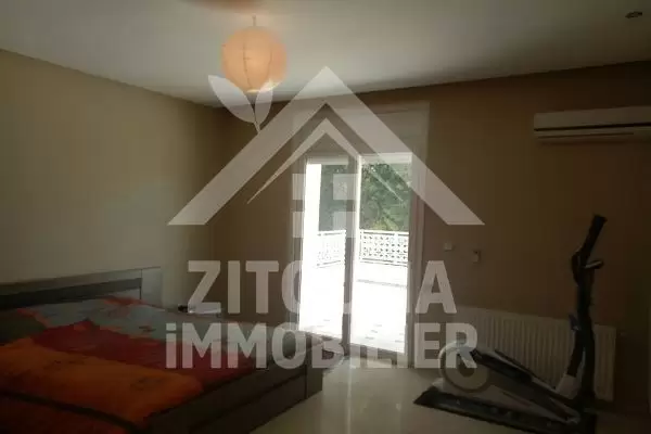 A louer un étage de villa avec entrée indépendant à la Marsa Ville