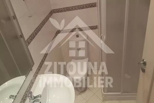 A louer bel appartement meublé à La Marsa Plage