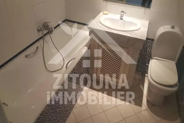 A louer bel appartement meublé à La Marsa Plage