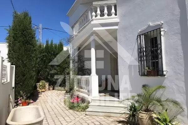 A vendre une demeure de charme en plein centre de la Marsa