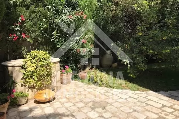 A vendre une demeure de charme en plein centre de la Marsa
