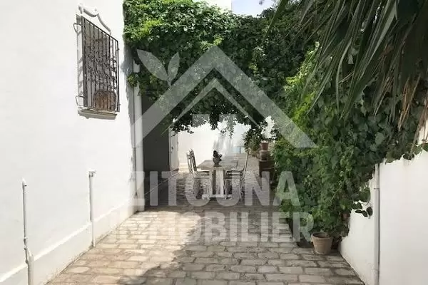 A vendre une demeure de charme en plein centre de la Marsa