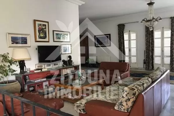 A vendre une demeure de charme en plein centre de la Marsa
