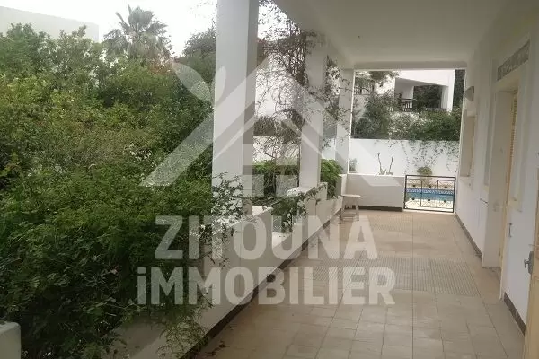 Villa à louer avec piscine