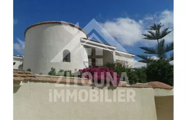 A louer une villa à Shotrana 1 la Soukra