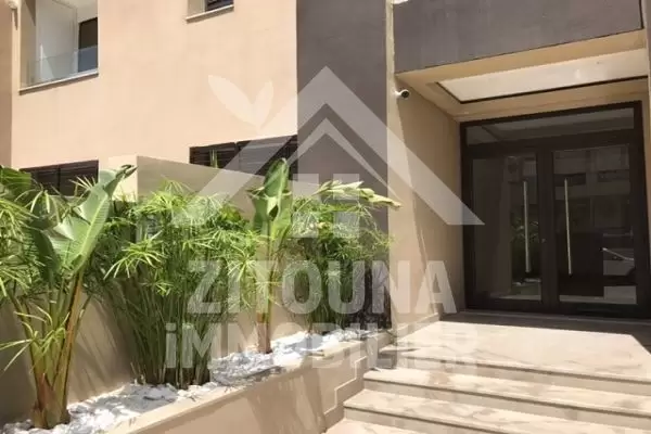 A louer un bel appartement s+1 dans une résidence gardée à la Marsa