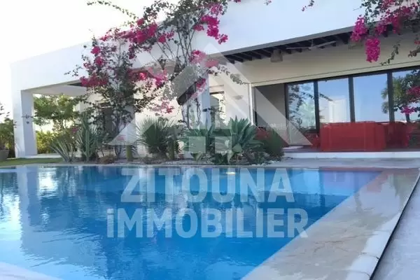 A louer une belle villa au Golf de Gammarth
