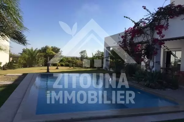 A louer une belle villa au Golf de Gammarth