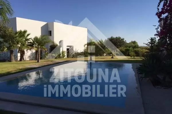 A louer une belle villa au Golf de Gammarth