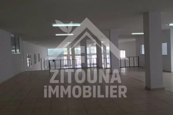 Un Entrepôt à louer à La Soukra