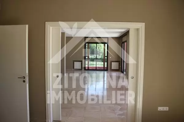 A louer une belle villa à Golf Gammarth