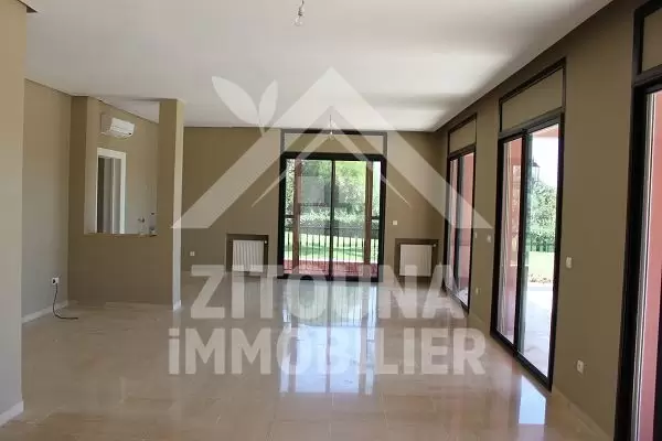 A louer une belle villa à Golf Gammarth