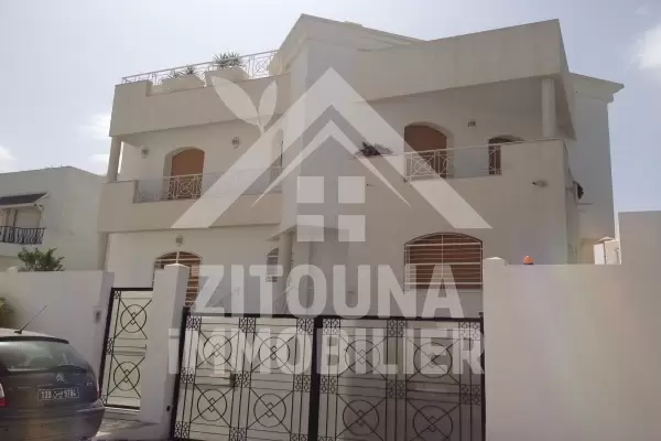 A louer une belle villa à gammarth