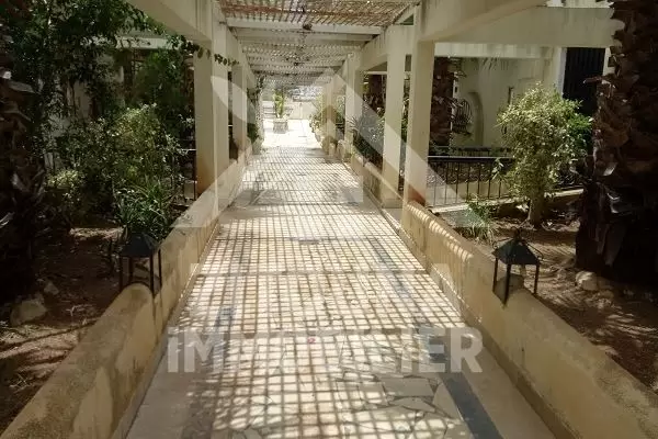A louer un duplex à Gammarth dans une résidence gardée