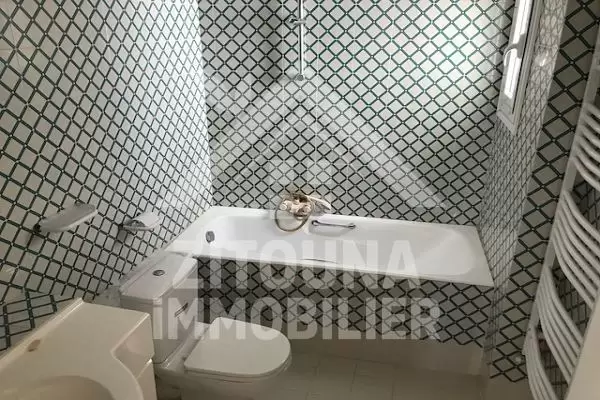 A louer un appartement avec vue sur mer dans une résidence gardée à Gammarth